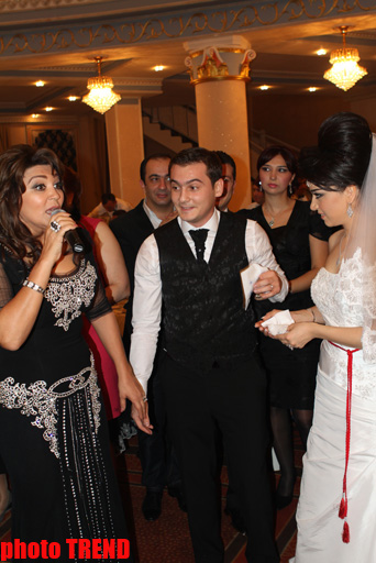 Emil Bədəlov ilin toyunu çaldırdı (FOTO)